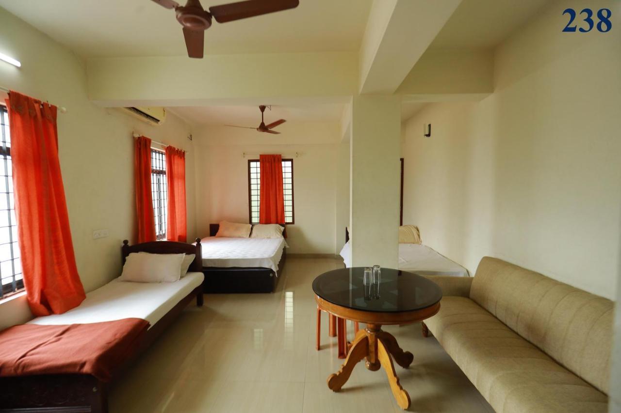 Arackal Tourist Home Tripunithura Exterior photo